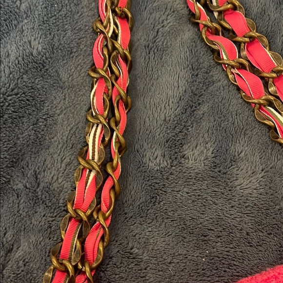 Goldie Pink Shoulder Bag with Chain-Link Handles and Decorative Embellishment - Picture 6 of 12